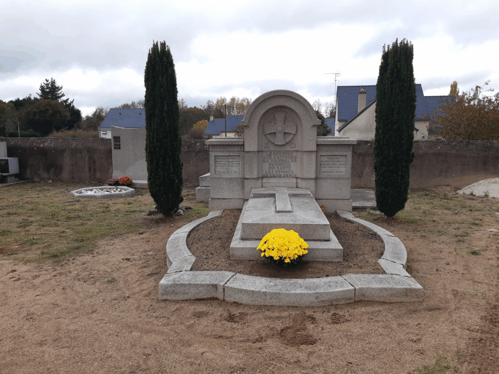 Tombe de Hélène de Mallmann à Belligné, fille cadette de Hermine de Mallmann
